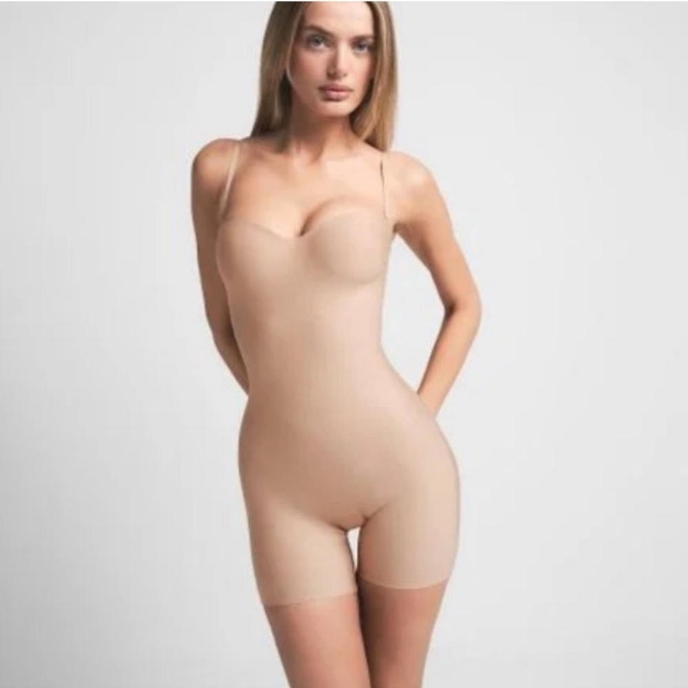 SKIMS Body Underwire Mid-Thigh Bodysuit Clay NWT Size Large